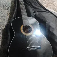 گیتار مشکی