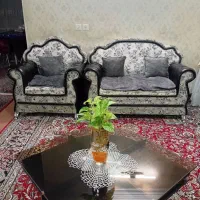 مبل 8 نفره با میز و 4 عددعسلی و کوسن و نشیمن