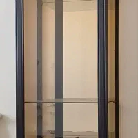 ویترین چوبی شیشه ای در حد نو نو