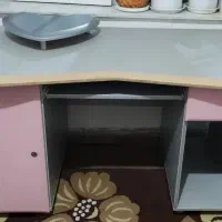 میز تحریر و کامپیوتر