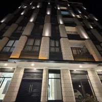 زمین مسکونی 360متری درب ساختمان نیروانتظامی فاز یک