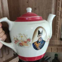 قوری و کاسه قدیمی