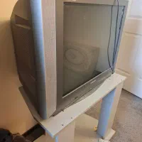 تلویزیون با میز