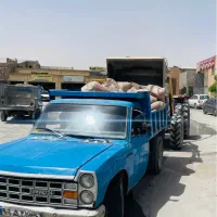 کارگر مصالح ساختمانی و راننده نیسان