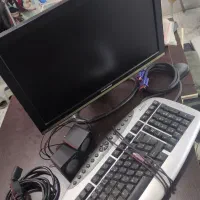 کامپیوتر با تمامی تجهیزات جانبی