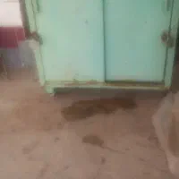 دکه آهنی قدیمی و سنگین