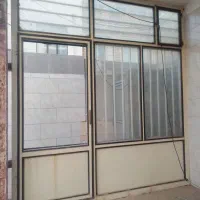 در مغازه