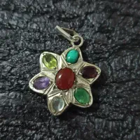 پلاک نقره با هفت سنگ اصل و قدمت دار