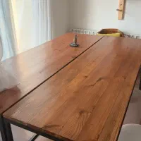 میز چوبی به همراه پاف