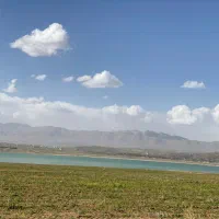 زمین-کنار-دریاچه-زاینده-رود