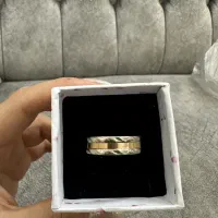 فروش انگشتر طلا مردانه ۵۰۰ تومن بالای تابلو