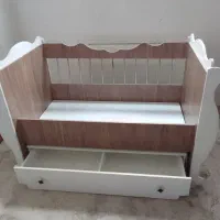 تخت گهواره ای کودک