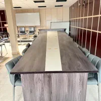 میز کنفرانس