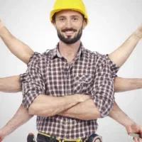استخدام نیروی فنی آچار به دست با تجربه