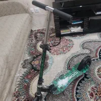 اسکوتر|دوچرخه، اسکیت، اسکوتر|پرند, فاز ۶|دیوار