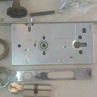 دستگیره در با تمام اقلام