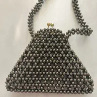 کیف مرواریدی هلالی