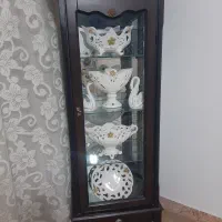 بوفه با وسایل داخلش