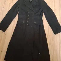 سه عدد پالتوی زنانه مارکدار و یک بارونی