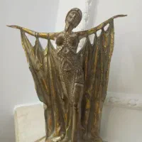 مجسمه ملکه مصر