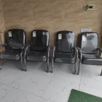 دو عدد صندلی