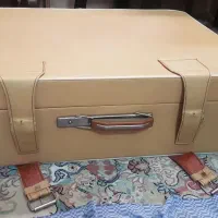 چمدان قدیمی