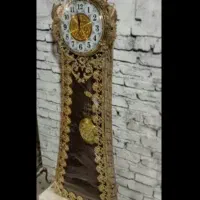 ساعت برنز ایستاده