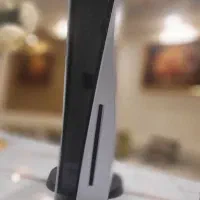 یک دستگاه ps5 تمیز