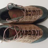 کفش طبیعتگردی و کوهنوردی
