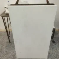 میز وسط نو دو تا پایه نداره