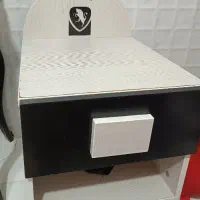 تخت وکمد