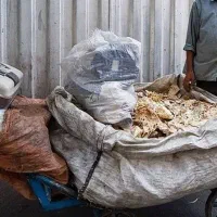 نمکیه نان خشکیه بدو بیار