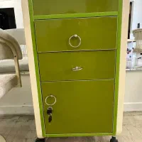 فروش کامل وسایل سالن زیبایی