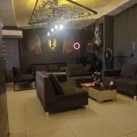 همکار خانم باریستا برای کافه لژ خانواده