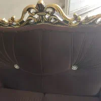 مبل دونفره تاجدار