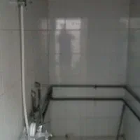 یک حیاط دربستی طبقه اول با تمامی امکانات