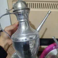 تعدادی ظروف قدیمی استیل