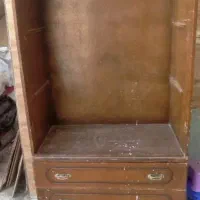 کتابخانه با 3کشو ورگال کارکرده ولی قابل استفاده