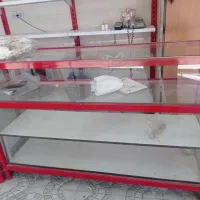 دوعدد ویترین مغازه