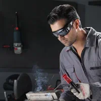 استخدام نیروی تاسیساتی و جوشکار