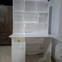 میز تحریر کتابخانه دار