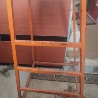 چهار پایه آهنی