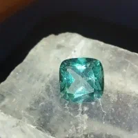 سنگ توپاز آبی و سبز