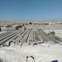 کار گر بلوک زن با کارگر ساده