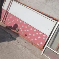 درب حیاط پنجره و بوفه