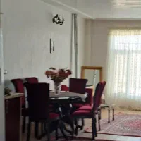 یک دست میز نهارخوری شش نفره و مبل هفت نفره