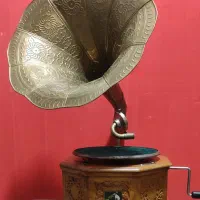 گرامافون هندلی کوکی عتیقه کلکسیونی سالم بسیار تمیز