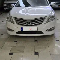 ازرا گرنجور