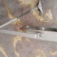 آرام بند درب  در حد نو