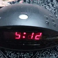 ساعت عتیقه رادیو دار